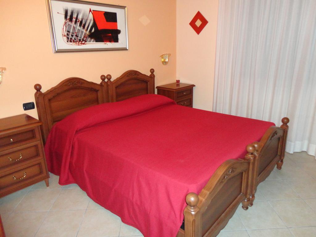 Pinus Rooms Benevento Rom bilde