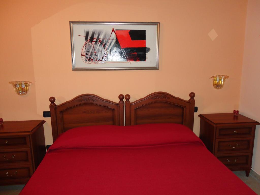 Pinus Rooms Benevento Rom bilde